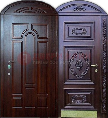 Стильная железная арочная дверь с декоративным элементом ДА-24 в Долгопрудном