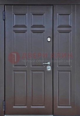 Тёмная двухстворчатая входная дверь для коттеджа с МДФ ДМ-533 в Долгопрудном