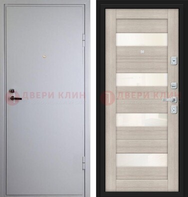 Белая железная дверь с порошковым напылением и стеклом ДП-308 в Белгороде