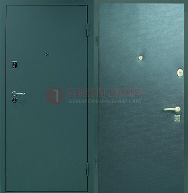 Зеленая стальная дверь с порошковым покрытием ДП-93 в Долгопрудном