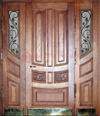 Парадная дверь со стеклом и ковкой ДПР-35 для загородного дома в Долгопрудном