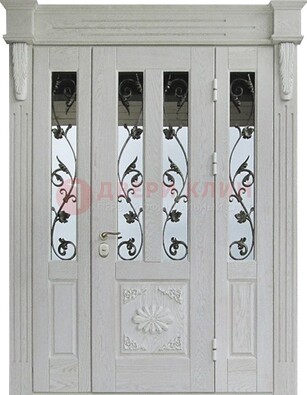 Входная парадная дверь со стеклом и ковкой в белом цвете ДПР-93 в Долгопрудном