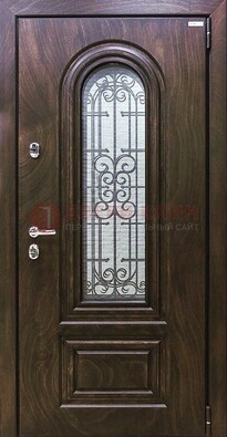 Темная филенчатая железная дверь со стеклом и ковкой ДСК-102 в Рузе