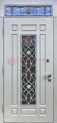Белая железная дверь со стеклом и ковкой с верхней фрамугой ДСК-112 в Долгопрудном