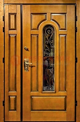 Распашная металлическая дверь со стеклом и ковкой для дома ДСК-152 в Долгопрудном