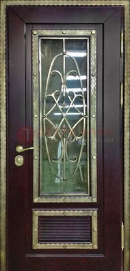 Темная уличная дверь порошок со стеклом и ковкой ДСК-167 в Долгопрудном