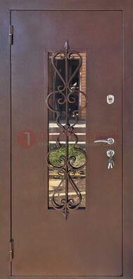 Коричневая железная дверь Порошок со стеклом и ковкой ДСК-219 в Краснодаре