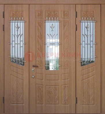 Резная полуторная железная дверь с массивом и стеклом ДСК-254 в Долгопрудном