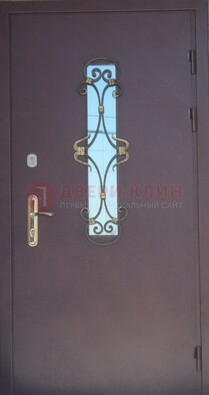 Металлическая дверь со стеклом и ковкой ДСК-77 в панельный дом в Долгопрудном