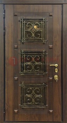 Коричневая металлическая дверь с виноритом и ковкой ДВТ-199 в Пензе