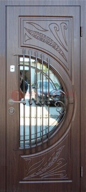 Стальная дверь с виноритом со стеклом и ковкой ДВТ-99 в Пскове